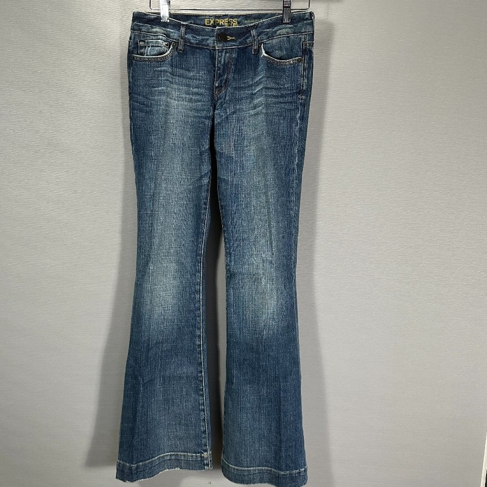 Express Jeans Womens 6 Stella Fit and Flare Cotton Stretch Pockets Medium Wash